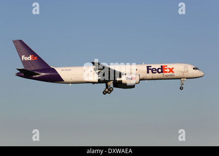 FedEx Boeing 757-200 avec l'immatriculation N916FD Banque D'Images