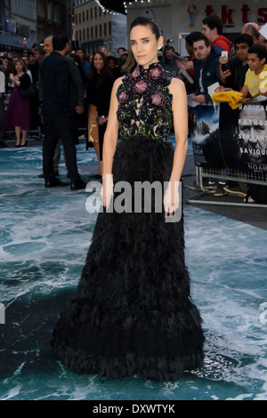 Paul Bettany and Jennifer Connelly attending the film premiere of Wimbledon  in Leicester Square, London Stock Photo - Alamy