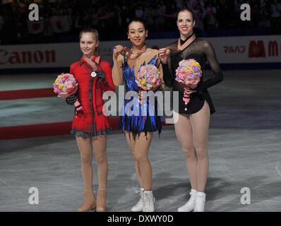 Saitama, Japon. Mar 29, 2014. (L-R) Julia Lipnitskaia (RUS), Mao Asada (JPN), Carolina Kostner (ITA) Figure Skating : (de G à D) Deuxième placé Julia Lipnitskaia gagnant de la Russie, Mao Asada du Japon, et 3ème placé Carolina Kostner posent pour des photos de l'Italie dans la cérémonie pour le Women's patinage libre au Saitama Super Arena au cours de l'ISU World Figure Skating Championship à Saitama, Japon . © AFLO/Alamy Live News Banque D'Images