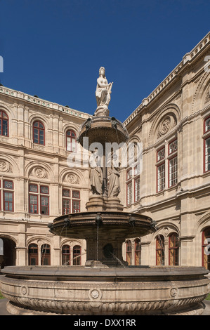 Fontaine de l'opéra à l'Opéra de Vienne, par Hans Gasser, 1869, Karajan-Platz, Vienne, Autriche Banque D'Images