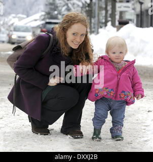 L'historien britannique Kate Williams, auteur et présentatrice TV en vacances à la montagne de Courmayeur où elle est la promotion de son dernier livre "Les plaisirs des hommes" au "Festival du Film Noir de Courmayeur Aoste' Avec : Kate Williams Où : Valley Italie Quand : 14 Banque D'Images