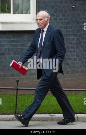 Londres, Royaume-Uni. 1er avril 2014. Secrétaire d'affaires Vince Cable arrive au 10 Downing Street, le mardi 1 avril 2014. Credit : Heloise/Alamy Live News Banque D'Images