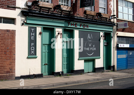 Gay Village, Birmingham, UK. La Fox pub. Banque D'Images