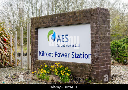 Irlande du Nord, Royaume-Uni. 1st avril 2014. Panneaux indiquant Kilroot Power Station, Irlande du Nord. Banque D'Images