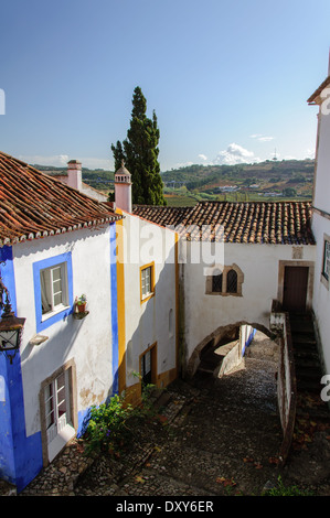 L'architecture traditionnelle en ville médiévale portugaise d'Obidos Banque D'Images