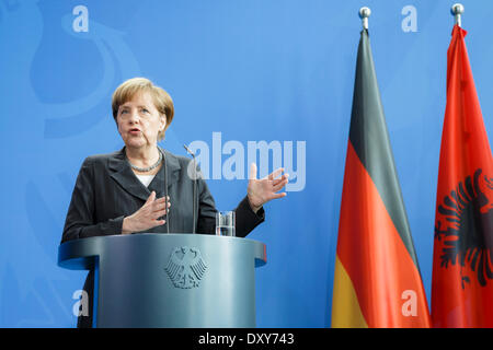 Berlin, Allemagne. 1er avril 2014. La chancelière allemande Angela Merkel et le premier ministre de la République d'Albanie M. Edi Rama au Chancellor's à la conférence de presse à Berlin. / Photo : la chancelière allemande Angela Merkel (CDU). Credit : Reynaldo Chaib Paganelli/Alamy Live News Banque D'Images