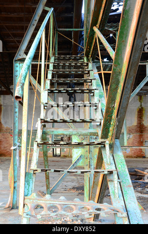 Escalier de fer vieux Banque D'Images