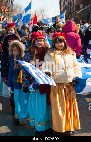 Défilé annuel à Montréal pour commémorer le jour de l'indépendance de la Grèce dans la région de Park Extension zone multiculturelle Banque D'Images