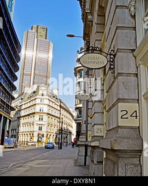 L'architecture dans la ville de Londres montrant Tower 42, Londres, Angleterre, Royaume-Uni Banque D'Images