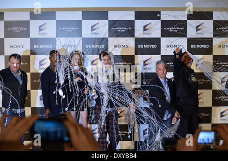 Tokyo, Japon. Mar 31, 2014. Acteurs Jamie Foxx, EMMA STONE, Andrew Garfield, producteur MATTHEW et Peter Kuo, JACQUES BÉLAND producteur Avi Arad assister à un stade d'accueil pour le film 'The Amazing Spider-Man 2" à Tokyo, Japon. © Ramiro Agustin Vargas Tabares/ZUMAPRESS.com/Alamy Live News Banque D'Images