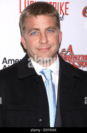 La première de "Un conte de Noël La comédie musicale" au Lunt-Fontanne Theatre - Arrivées avec : Peter Billingsley Où : New York United States Quand : 19 Nov 2012 Banque D'Images