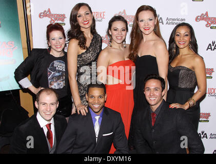 La première de "Un conte de Noël La comédie musicale" au Lunt-Fontanne Theatre - Arrivées avec les acteurs : où : New York United States Quand : 19 Nov 2012 Banque D'Images