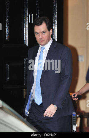 Le Chancelier George Osborne quitte Downing Street sur son chemin d'assister à une Commission parlementaire sur les normes bancaires à Portcullis House comprend : George Osborne Où : London United Kingdom Quand : 21 Nov 2012 Banque D'Images