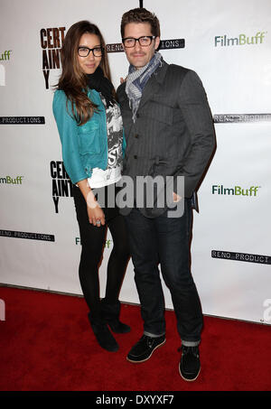 Le Los Angeles premiere de "certitude" au Laemmle Music Hall - Arrivées comprend : Renee Puente,Matthew Morrison Où : Los Angeles California USA Quand : 27 Nov 2012 Banque D'Images