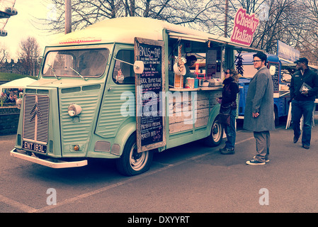 Citroen H Van camion alimentaire au Classic Car Boot Sale London UK Banque D'Images