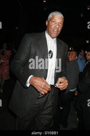 Des stars qui arrivent à MGM Grand Garden Arena de regarder Manny Pacquiao vs Juan Manuel Marquez comprend : Julius Erving Où : Las Vegas NEVADA USA Quand : 08 déc 2012 Banque D'Images