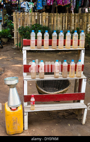 Station de charge, Bagan, Mandalay Division, Myanmar, en Asie Banque D'Images