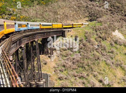 Former des entraîneurs et des chemins de fer touristiques Taieri Gorge, Nouvelle-Zélande Banque D'Images