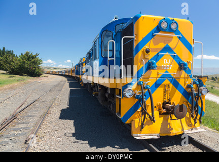 Fer Taieri Gorge train, Nouvelle-Zélande - un DJ locomotive diesel-électrique de classe Banque D'Images