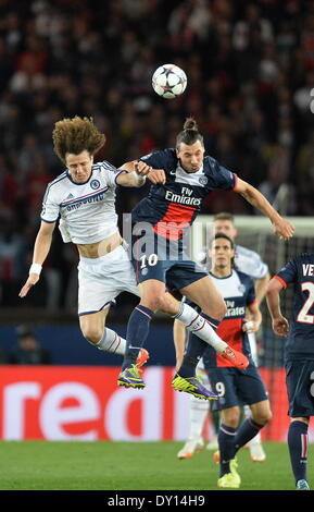 Paris, France. Apr 02, 2014. Zlatan Ibrahimovic (PSG) - David Luiz (CHE) en action pendant le match entre le PSG et Chelsea Ligue des Champions Quart de finale : Action Crédit Plus Sport/Alamy Live News Banque D'Images