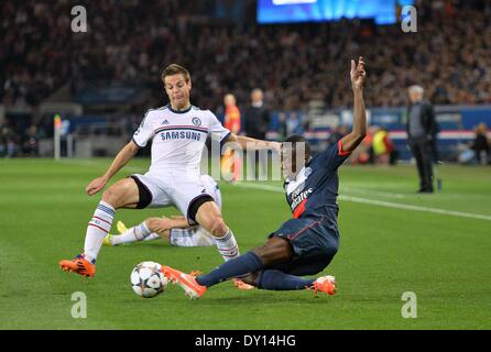 Paris, France. Apr 02, 2014. Blaise Matuidi (PSG) - Cesar Azpilicueta (CHE) en action pendant le match entre le PSG et Chelsea Ligue des Champions Quart de finale : Action Crédit Plus Sport/Alamy Live News Banque D'Images