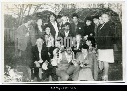 Urss - circa 1970 : une ancienne photo, portrait de groupe de gens heureux Banque D'Images