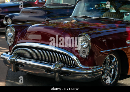 1954 Buick Roadmaster dans un salon de voitures, Novato, Californie, USA Banque D'Images