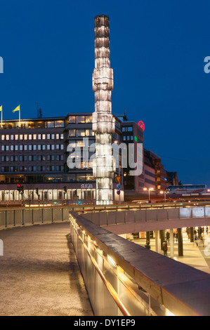 Sergels Torg avec obélisque Kristall Stockholm Suède Banque D'Images