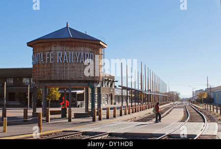 Gare de Santa Fe Depot et tour de l'eau, Santa Fe, Nouveau Mexique Banque D'Images