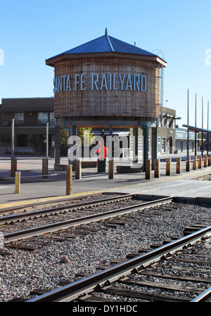 Gare de Santa Fe Depot et tour de l'eau, Santa Fe, Nouveau Mexique Banque D'Images