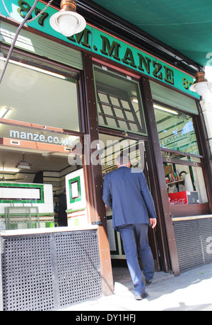 M. Manze, Eel Pie house boutique, Southwark, London, UK. Banque D'Images