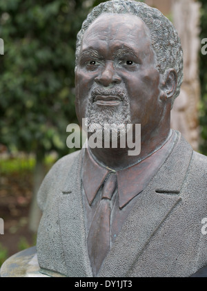 Statue de Sir Michael Somare T. à La Maison du Parlement, la Papouasie-Nouvelle-Guinée Banque D'Images