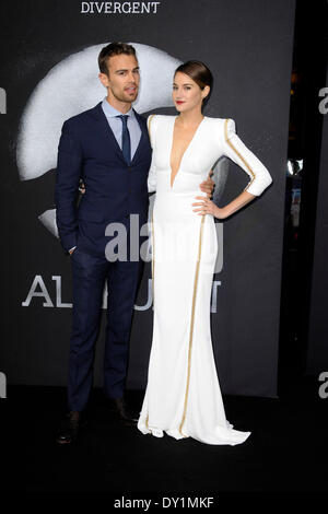 L'acteur britannique Theo James et actrice Shailene Woodley assister à la première du film "divergente" au Sony Centre cinéma à Berlin. Le 1 avril 2014./photo alliance Banque D'Images