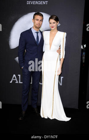 L'acteur britannique Theo James et actrice Shailene Woodley assister à la première du film "divergente" au Sony Centre cinéma à Berlin. Le 1 avril 2014./photo alliance Banque D'Images