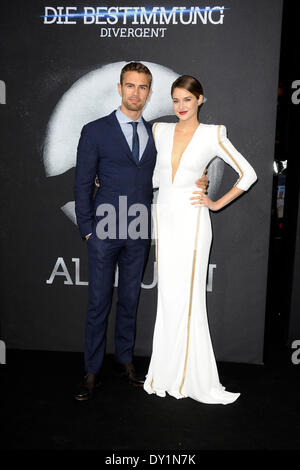 L'acteur britannique Theo James et actrice Shailene Woodley assister à la première du film "divergente" au Sony Centre cinéma à Berlin. Le 1 avril 2014./photo alliance Banque D'Images