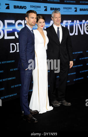 L'acteur britannique Theo James et actrice Shailene Woodley assister à la première du film "divergente" au Sony Centre cinéma à Berlin. Le 1 avril 2014./photo alliance Banque D'Images