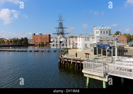 Le terminal du ferry de Charlestown Navy Yard, Charlestown, Boston, Massachusetts, New England, USA Banque D'Images