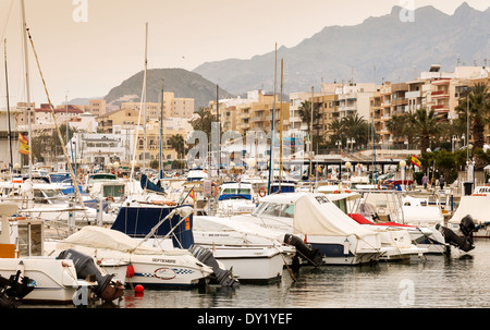 Garrucha, Espagne, le port de plaisance dans la soirée ; Garrucha, Almería, Andalousie, Espagne Europe Banque D'Images