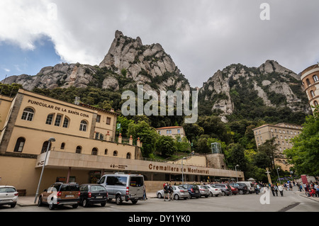 Sanctuaire de Montserrat - bâtiment à câbles, Catalogne, Espagne. Banque D'Images