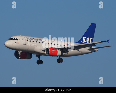 OY-KBR SAS Scandinavian Airlines Airbus A319-131, l'atterrissage sur Schiphol, pic-1 Banque D'Images