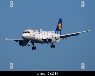 D-AILP Lufthansa Airbus A319-114, l'atterrissage à Schiphol (AMS - EHAM), Pays-Bas, pic1 Banque D'Images