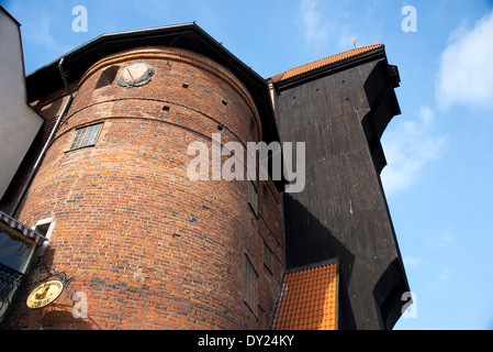 Grue dock médiéval géant sur le bord de l'eau de Gdansk Gdansk Pologne Banque D'Images