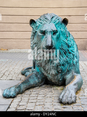 Lions en bronze sculptures de rue à Gdansk Pologne Banque D'Images