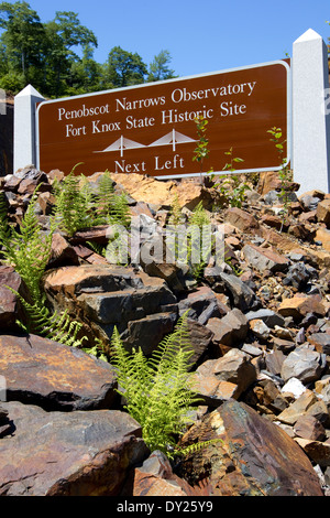 Observatoire Penobscot Narrows Bridge et Fort Knox State Historic Site Sign, Maine, États-Unis Banque D'Images