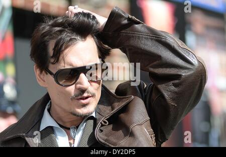 New York, NY, USA. 3ème apr 2014. Johnny Depp au talk show de comparution dans le Late Show with David Letterman - TUE, l'Ed Sullivan Theater, New York, NY Avril 3, 2014. Credit : Kristin Callahan/Everett Collection/Alamy Live News Banque D'Images