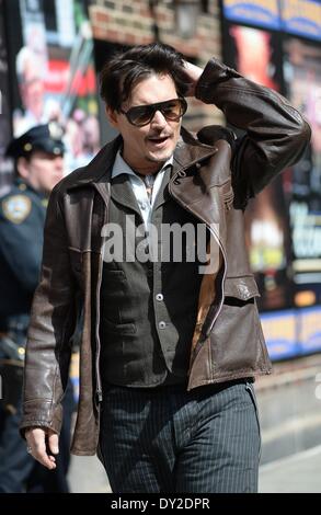 New York, NY, USA. 3ème apr 2014. Johnny Depp au talk show de comparution dans le Late Show with David Letterman - TUE, l'Ed Sullivan Theater, New York, NY Avril 3, 2014. Credit : Kristin Callahan/Everett Collection/Alamy Live News Banque D'Images