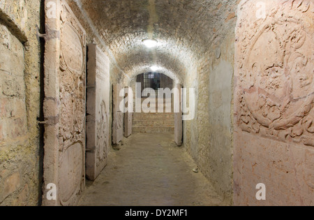 BRATISLAVA, Slovaquie - 11 février 2014 : crypte sous st. Ann chapelle à st. Martin cathédrale. Banque D'Images