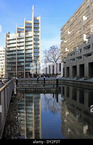 Waterside Grosvenor est un superbe développement à quai sur le Canal Grosvenor à Chelsea, Westminster, London, England, UK Banque D'Images