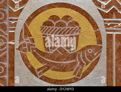 Vienne - Poisson et pain de secours autel latéral dans l'église des Carmélites Banque D'Images