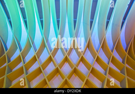 Vienne - arche de bois de construction moderne dans la nuit Banque D'Images